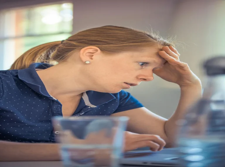عادات تستهلك طاقتك: تخلّص منها لتحقيق النجاح والراحة 7